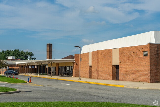 William Henry Middle School has earned an overall rating of C+ from Niche.