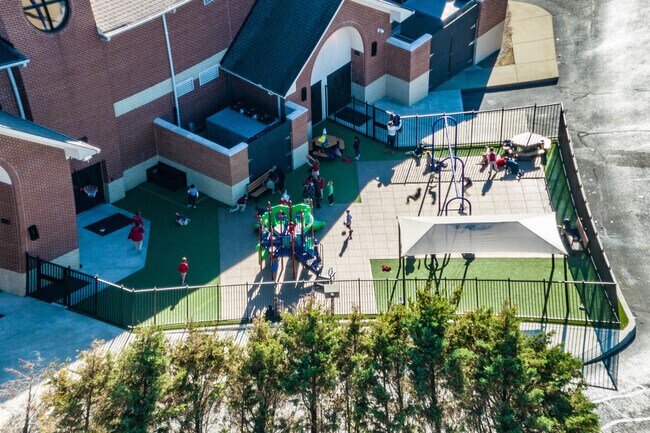 The playground ofThales Academy Franklin is located in the Truine Area neighborhood.
