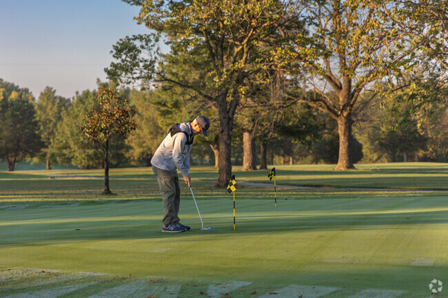 Smithton Ridge golfers have many golf options.