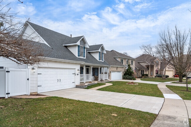 There are a variety of housing options including new builds in Elk Grove Village East.