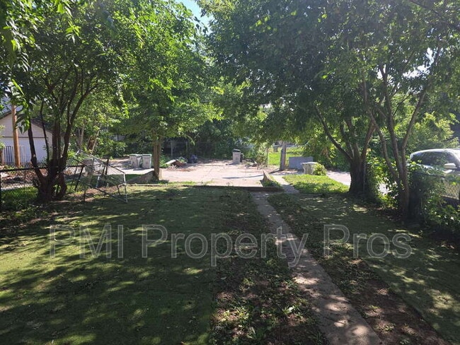 2626 N 24th St, Milwaukee, WI 53206 - photo 6