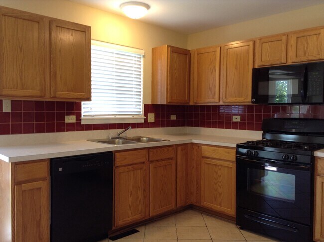 25830 S Brookfield Ct, Channahon, IL 60410 - photo 5