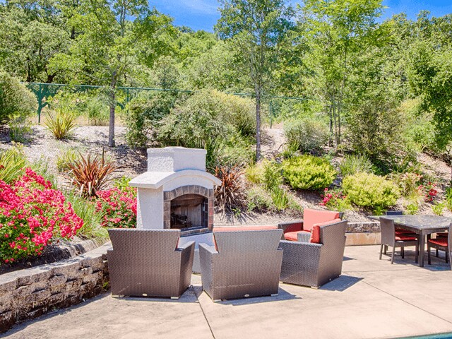 Crooked Oak at Loma Verde Preserve Apartment Homes, Novato, CA 94949 - photo 4