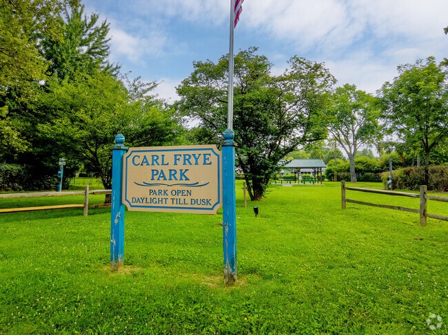 Lincoln Village's Carl Frye Park is just walking distance from your front door.