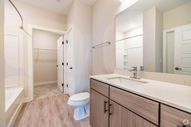 2BR,2BA - 1,565SF - Second Bathroom
