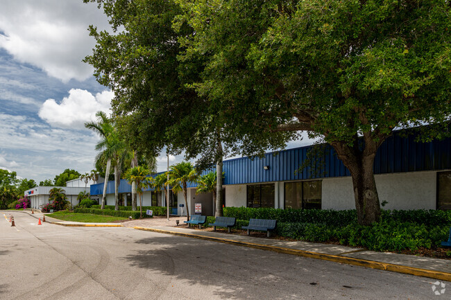 BridgePrep Academy of Collier in Naples has a designated pick-up and drop off area.