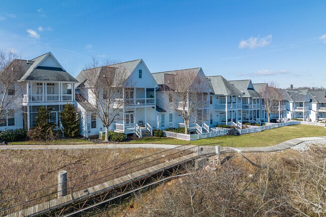 Homes in Loudon sitting waterfront.