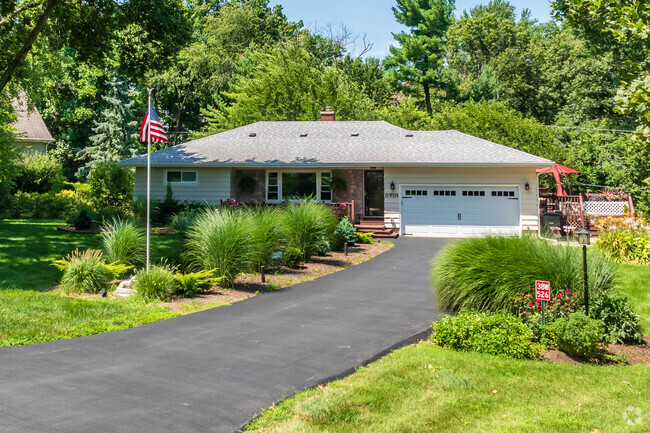 Ranch-style homes and split-level are the most popular home styles in Rainbow Hills.