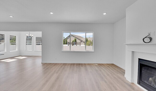 253 E Polaris Dr, Saratoga Springs, UT 84045 - photo 7