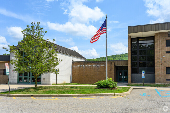 Kinnelon students in grades 6-8 can attend the highly rated Pearl R. Miller Middle School.