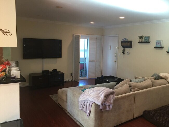 5330 Zelzah Ave unit 8, Encino, CA 91316 - photo 3