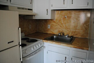 1223 Beacon St Unit 107, Brookline, MA 02446