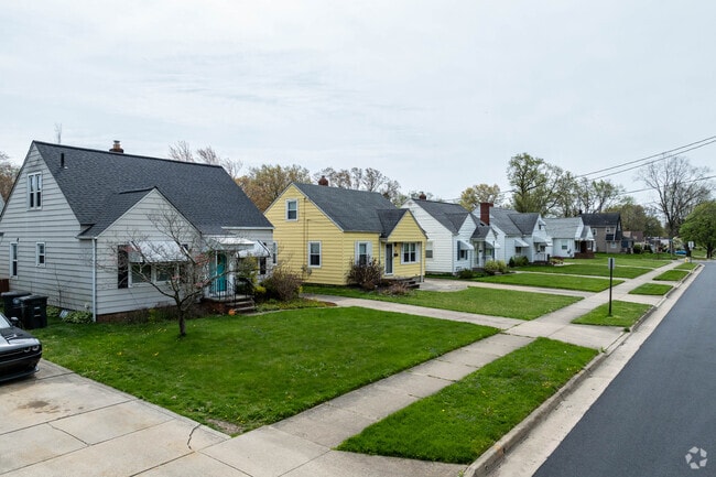 Small capes and bungalows are found throughout the North Hill Neighborhood.
