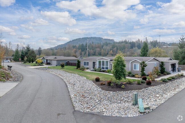 See yourself living in one of these charming homes surrounded by nature in Alger.
