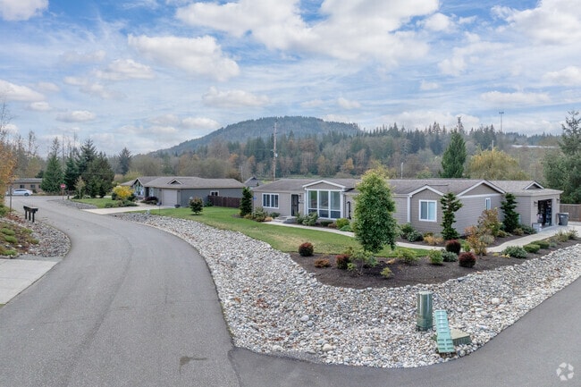 See yourself living in one of these charming homes surrounded by nature in Alger.