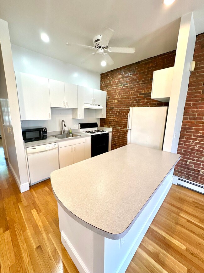 802 Tremont St unit 2, Boston, MA 02118 - photo 5