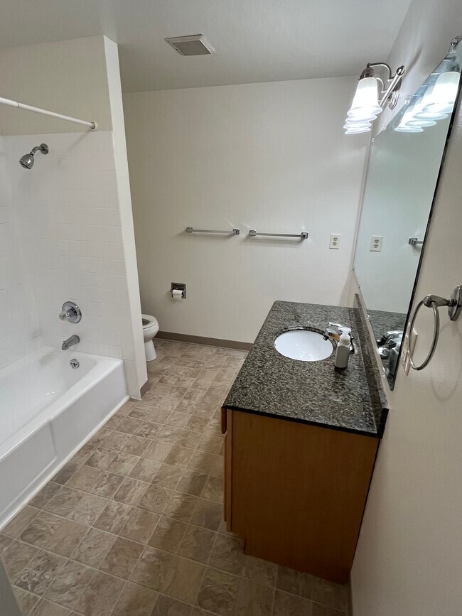 1138 NE 72nd Ave, Portland, OR 97213 - photo 5