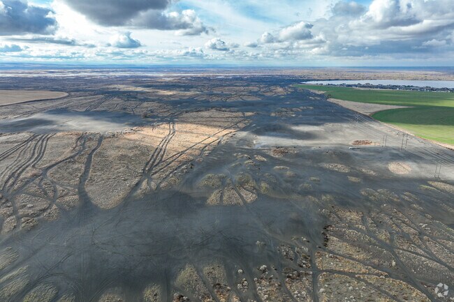 Moses Lake Mud Flats and Sand Dunes offers a great place to get outside and enjoy the fresh air.
