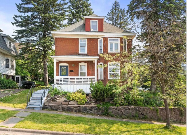 316 N 15th Ave E unit 1, Duluth, MN 55812 - photo 2