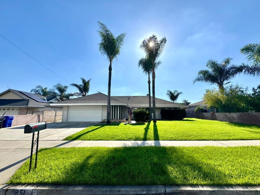 251 E Heather St, Rialto, CA 92376 - photo 1