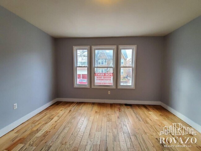 356 Wainwright St unit 2L, Newark, NJ 07112 - photo 6