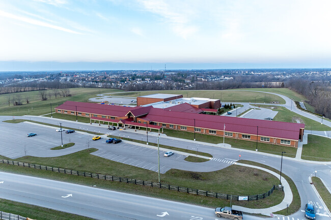 The student population of Creekside Elementary is 473 and the school serves K-5.