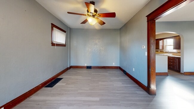 60 Grandview Ave, Struthers, OH 44471 - photo 3