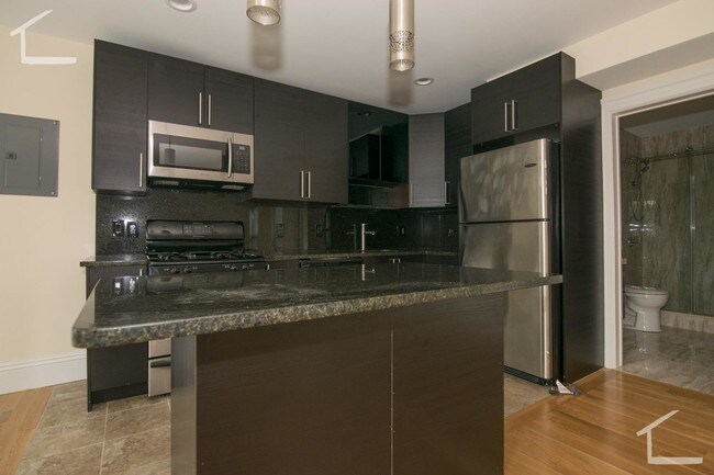 1614 Beacon St unit 2, Brookline, MA 02446 - photo 3