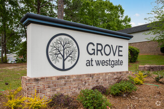 106 Castle Dr, Dothan, AL 36303
