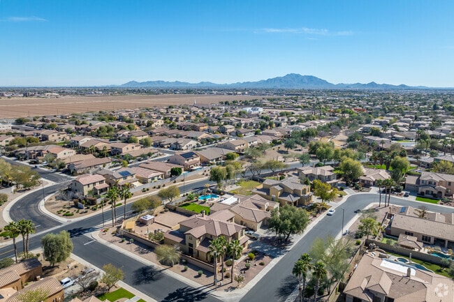 Experience the genuine friendliness that makes San Tan Village a truly inviting destination.