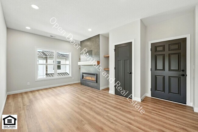 1030 S Wayne St unit 104, Angola, IN 46703 - photo 7