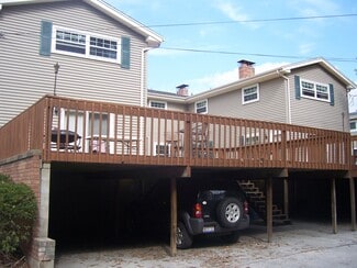 219 Eisenhower Dr Unit 3, Bloomington, IL 61701