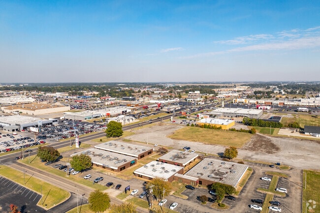 Briarwood offers convenient access to local retail areas.