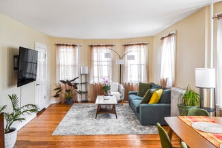 36 Curry Cir, Swampscott, MA 01907