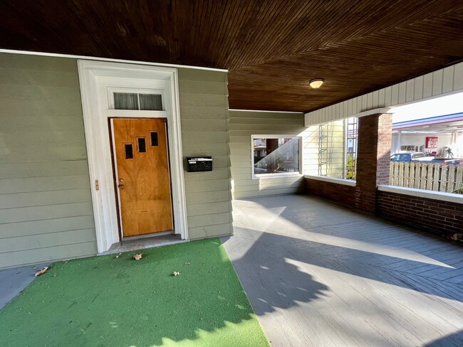 911 N Center St, Bloomington, IL 61701 - photo 7