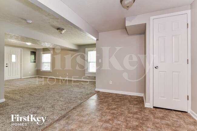 2229 W 58th St, Indianapolis, IN 46228 - photo 5