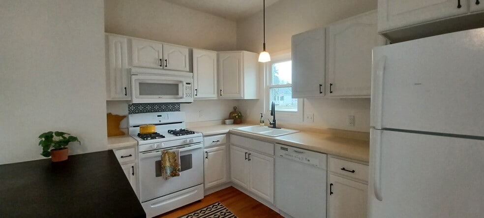 42 Maple St N, Lester Prairie, MN 55354 - photo 1