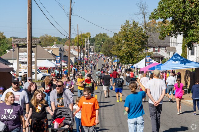 North Pointe is part of the welcoming community of North County.