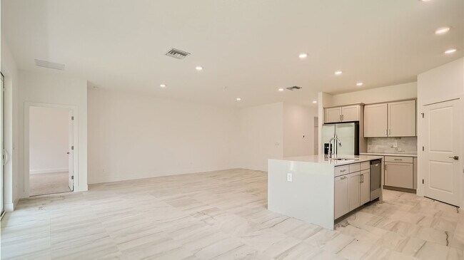6510 SE Park Trace Dr unit 36207135, Stuart, FL 34997 - photo 4