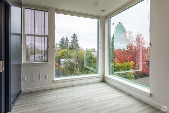 Kaya Camilla - 5510 N Denver Ave, Portland, OR 97217 - photo 4