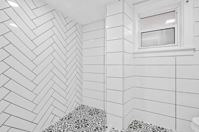 2811 Brentwood Ave unit 1, Pittsburgh, PA 15227 - photo 3