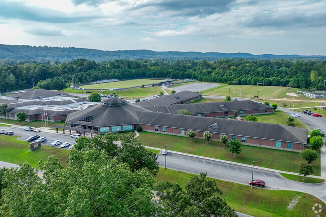 Heritage Middle School is an above-average public school welcoming students grades 6-8.