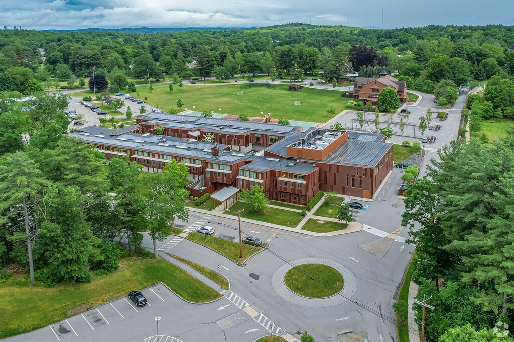 Field Elementary School is located in Hastings, Weston.