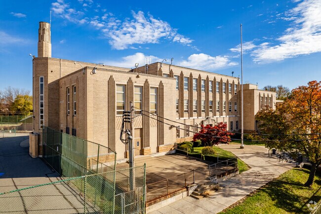Pittsburgh Lincoln PreK-5 is a school with a technology emphasis for Homewood West learners.