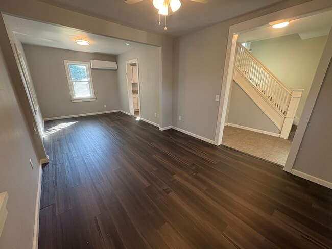 38 Lisbon St, Rochester, NY 14606 - photo 4