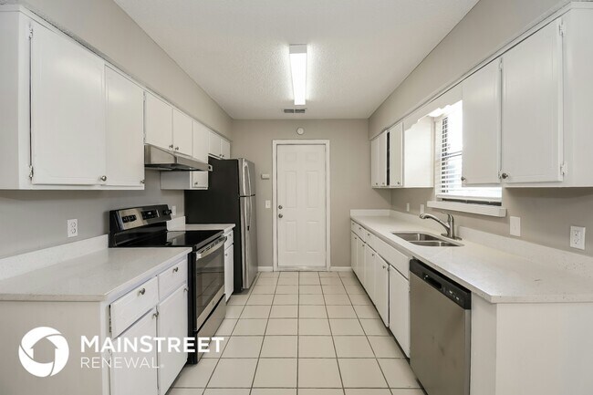 11023 Poppins Ct, Jacksonville, FL 32257 - photo 7