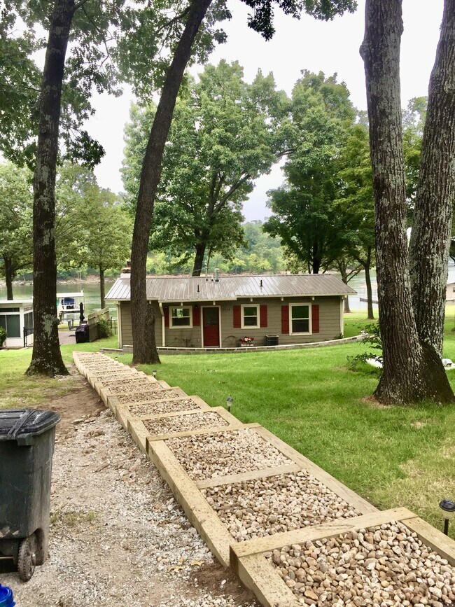 1114 W 17th St, Grove, OK 74344 - photo 4