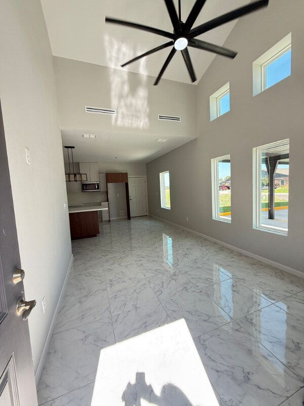 905 W 8th St unit 1, Mission, TX 78572 - photo 2