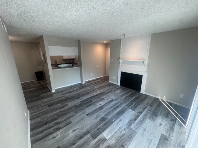 2010 Estrada Pkwy unit 34-103, Irving, TX 75061 - photo 3