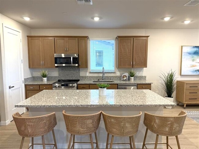 1312 Winterhart St, Galt, CA 95632 - photo 4